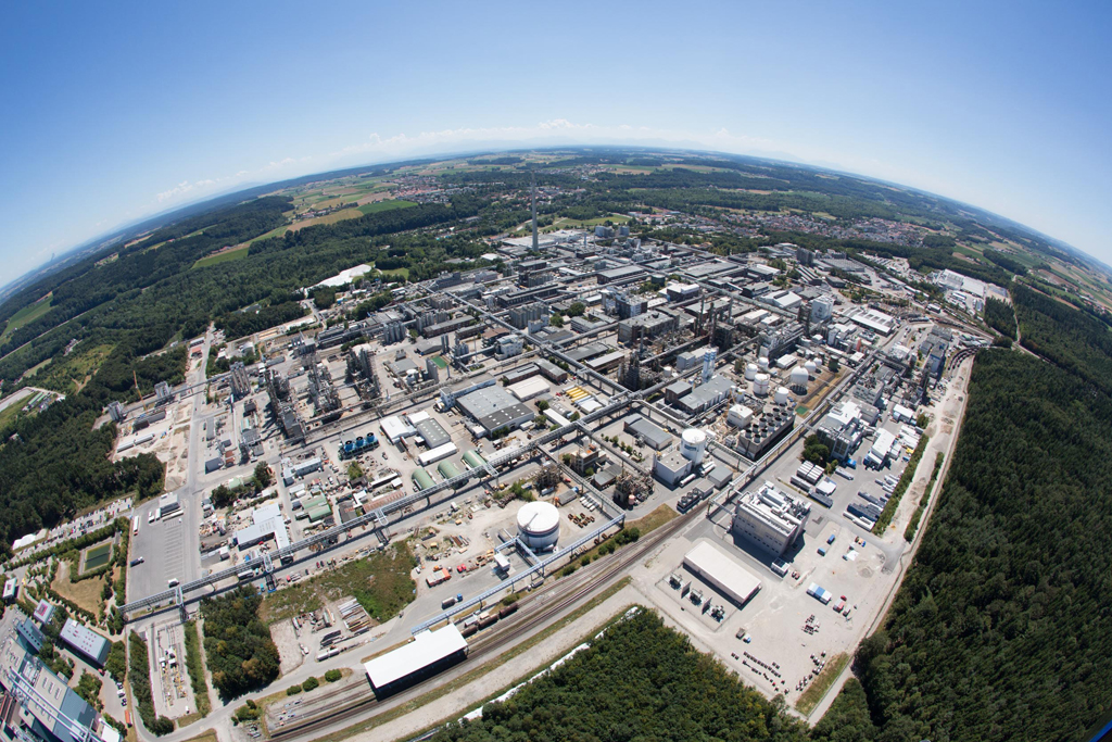 Fotos - InfraServ Gendorf. Zukunft braucht Experten