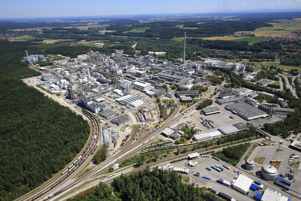 Fotos - InfraServ Gendorf. Zukunft braucht Experten