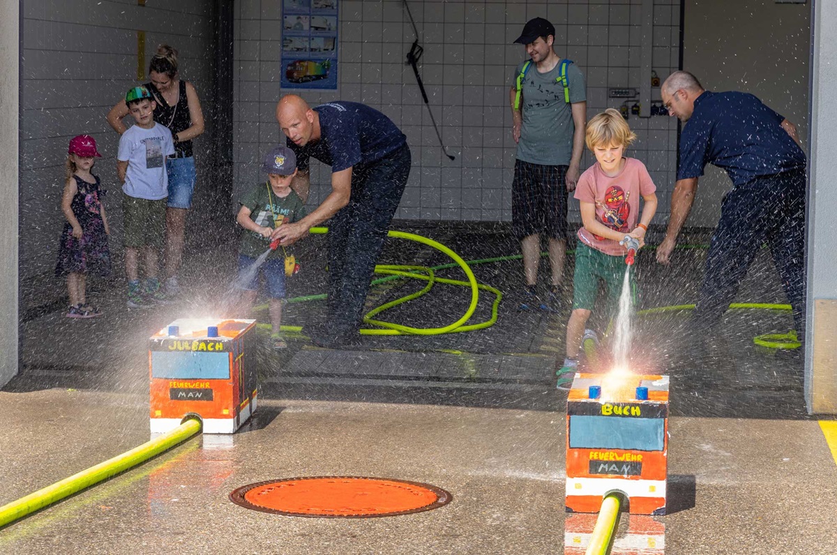 Werkfeuerwehr hautnah für Groß und Klein - InfraServ Gendorf. Zukunft ...