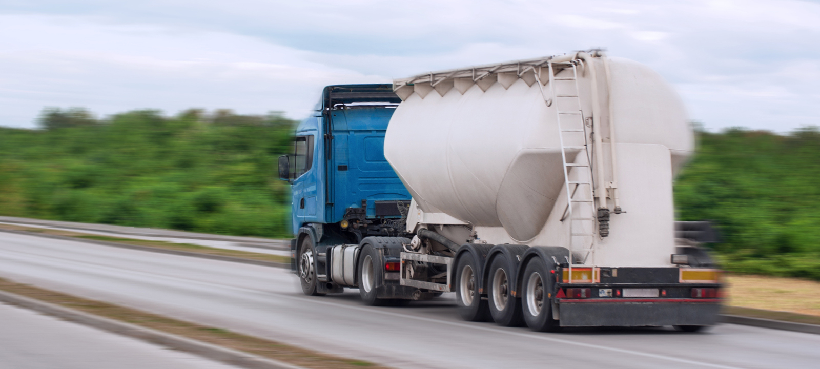 Bild Technische Hilfeleistung bei einem Transportunfall mit Chemikalien